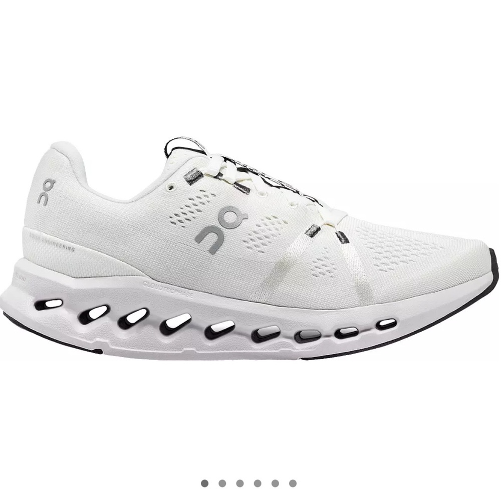 On cloud cloudsurfer running shoe size 6